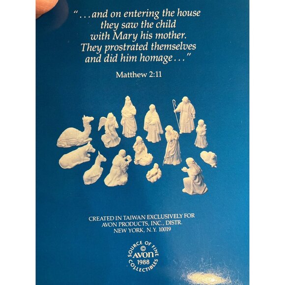 Avon Nativity Collectibles The Innkeeper Porcelain Figurine 1988 - Picture 3 of 10